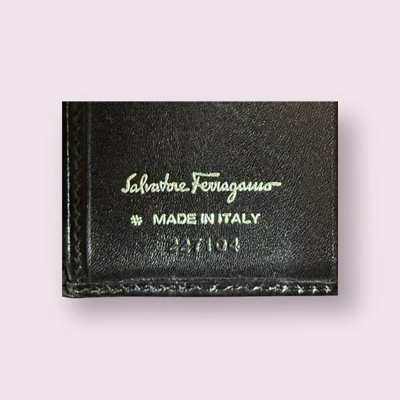 Salvatore Ferragamo Vara Bow Calfskin Compact Wallet | Black - Picture 6 of 6